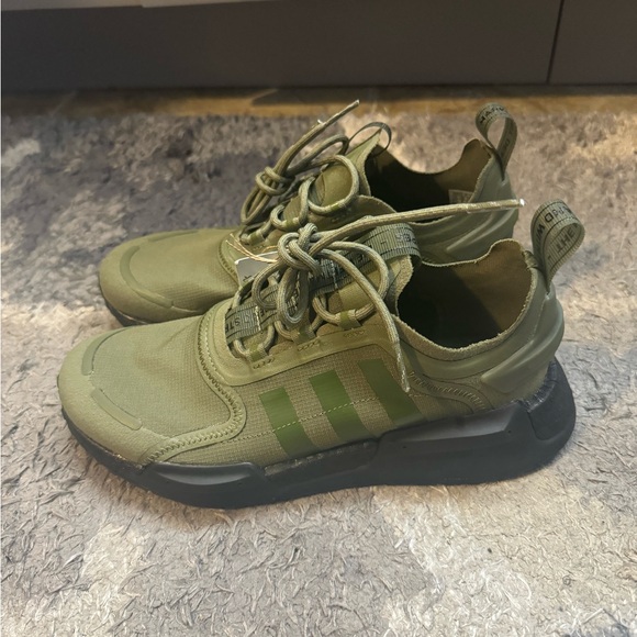 adidas NMD_V3 J ‘Focus Olive’ (sz. 6.5y/8w) - Picture 1 of 7